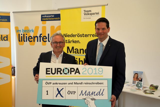 Jubelstimmung bei Karl Bader und Lukas Mandl.