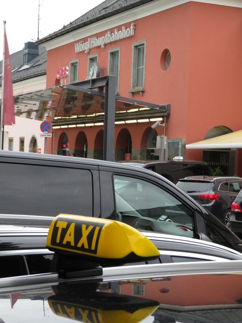 Der 55-Jährige Taxiräuber flüchtete zu Fuß in Wörgl und wurde kurz darauf festgenommen.