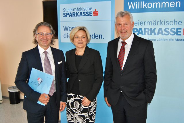 Bilanzgespräch in der Regionalstelle Kindberg: Robert Stellnberger, Evelyn Bauer und Heinz Janda.