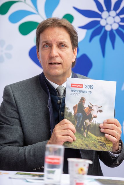 Christian Leeb, Geschäftsführer Salzburg-Milch, stellt den ersten Tiergesundheitsbericht vor.