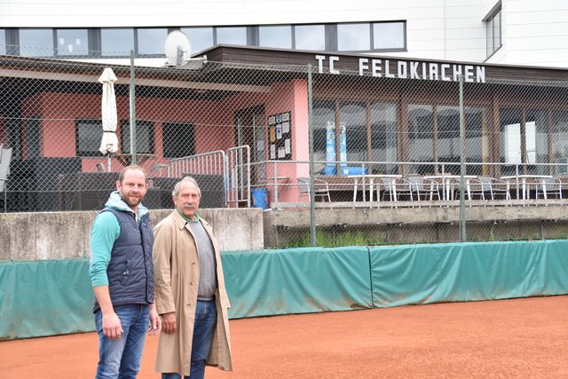 Der Tennisplatz liegt zwischen Schulzentrum um Friedhof. Über einen möglichen Alternativ-Standort wird nachgedacht