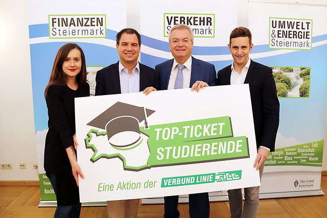 Top-Ticket steht: Freude bei Michaela Grubesa, Michael Schickhofer, Anton Lang und Lukas Schnitzer