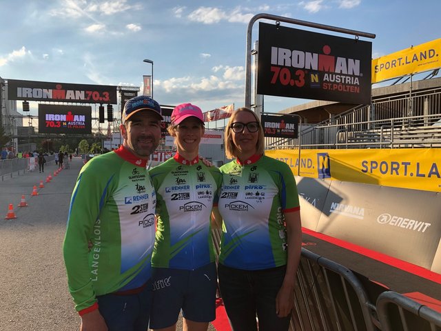 Rainer Egretzberger, Dagmar Pfadenhauer und Manuela Mietschnig beim Check in