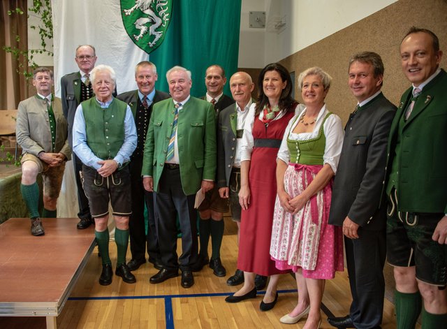 Zahlreiche Ehrengäste und auch Weggefährten von Karl Lackner waren bei den Feierlichkeiten dabei.