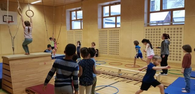 Viel los: Bei der Initiative "Kinder gesund bewegen" stehen spezielle Sportstunden auf dem Programm! | Foto: Volksschule Gilgegasse