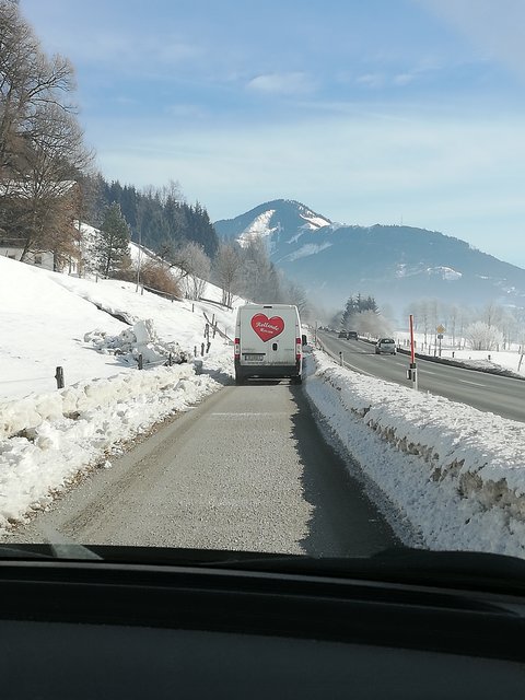 Auf der Fahrt zu nächsten Ausgabestelle