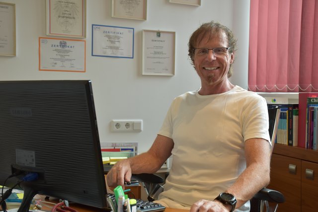 Sportarzt Dr. Thomas Scheiring gibt Tipps, worauf man beim Laufen achten sollte