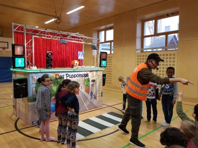 Doch Zuschauen alleine reicht nicht - beim Mitmachtheater muss mitgerätselt und mitgeholfen werden, damit die spannende Geschichte lösen zu können! | Foto: Volksschule Gilgegasse