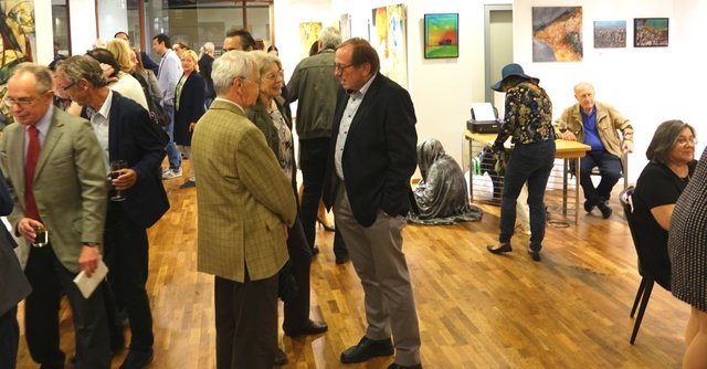 Gut besuchte Vernissage im Kunstraum der Ringstrassen-Galerien | Foto: Maria Santner