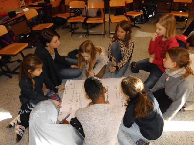 Hoher Besuch: BezirkspolitikerInnen besuchen die dritte Klasse im Rahmen des Volksschulparlaments, einer speziellen Partizipationsinitiative des Bezirks Alsergrund. | Foto: Volksschule Gilgegasse