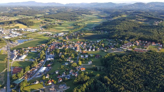 Die nördlichste Vulkanland-Gemeinde liegt an der A2 im Ilztal und hat alles, was es zum Leben braucht.