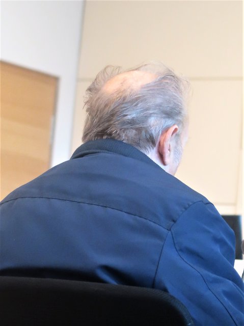 Der Angeklagte (73) kam mit einem blauen Auge davon.