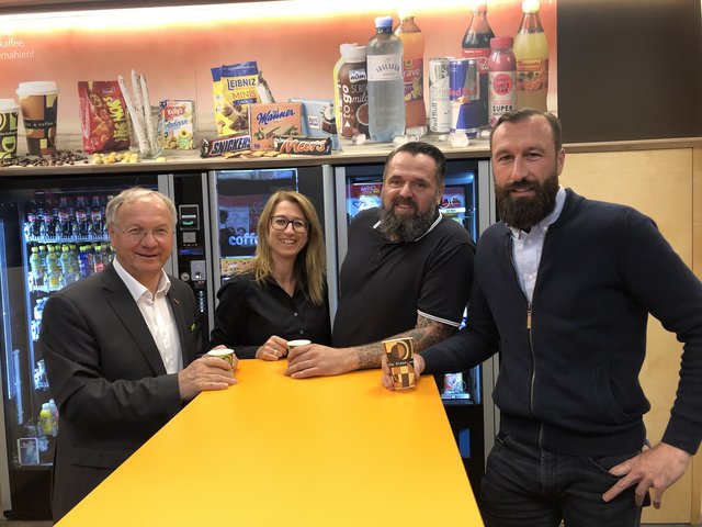 Bürgermeister Josef Ober mit Ulrike Resch, Franz Josef Resch und Harald Kirschner (v.l.).