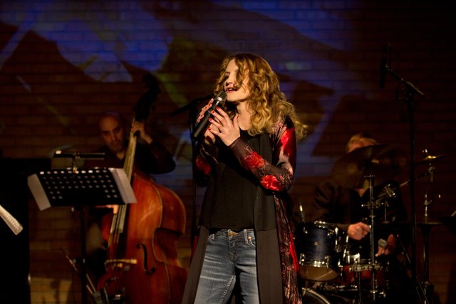 Heimspiel auf der Summerstage: Sängerin Cécile Nordegg bringt französischen Jazz nach Wien. | Foto: Helmut Koller