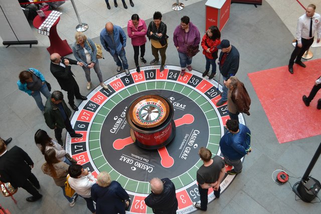 Viele Besucher versuchten ihr Glück beim American-Roulette.