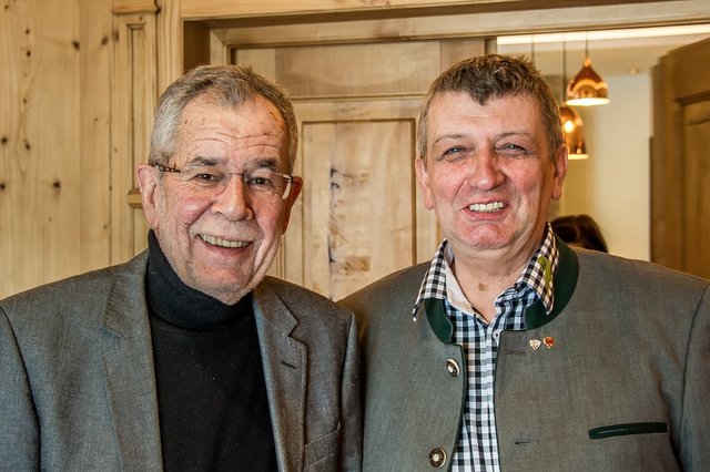 Der neue Ehrenbürger der Gemeinde Kaunertal: Bundespräsident Alexander Van der Bellen (li.) mit Bgm. Pepi Raich. | Foto: Kaunertal Tourismus