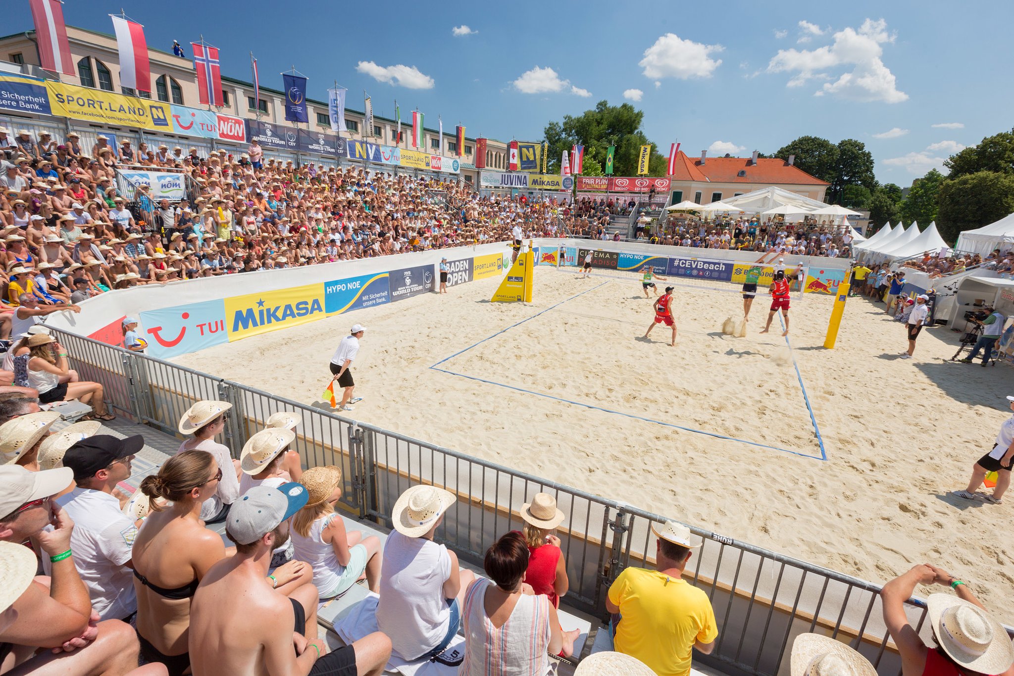 Das Beachvolleyball-Spektakel steht in den Startlöchern - Baden