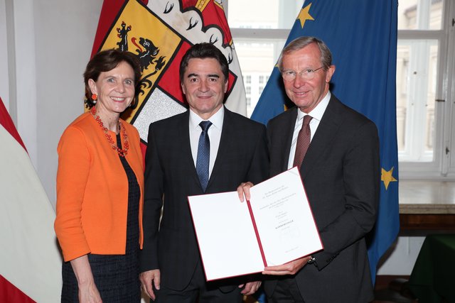 Landtagspräsidentin Brigitta Pallauf, Franz Supper und LH Wilfried Haslauer  | Foto: Franz Neumayr