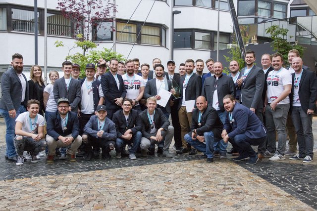 Die Telfs Patriots sind "Mannschaft des Jahres" und haben mit Sakir Cosar (Bildmitte) den "Sportler des Jahres" der Marktgemeinde Telfs in ihren Reihen.