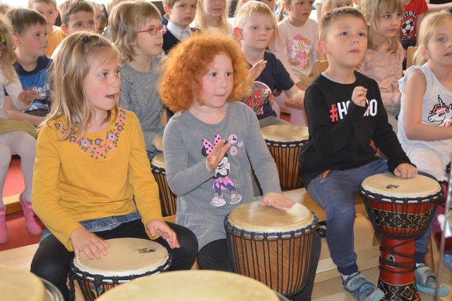 Die Kinder haben getrommelt und die Erwachsenen zum Mitmachen motiviert.