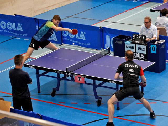 Michael Binder im Angriff gegen
 Martin Leonhartsberger | Foto: Christian Binder