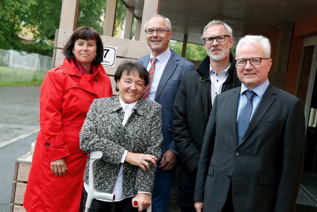 Von links: Sozial-Landesrätin Birgit Gerstorfer, Bezirkshauptfrau Andrea Außerweger, Bürgermeister Anton Scheuwimmer, Geschäftsführer Gerhard Breitenberger und Vorstand Heinz Thaler.