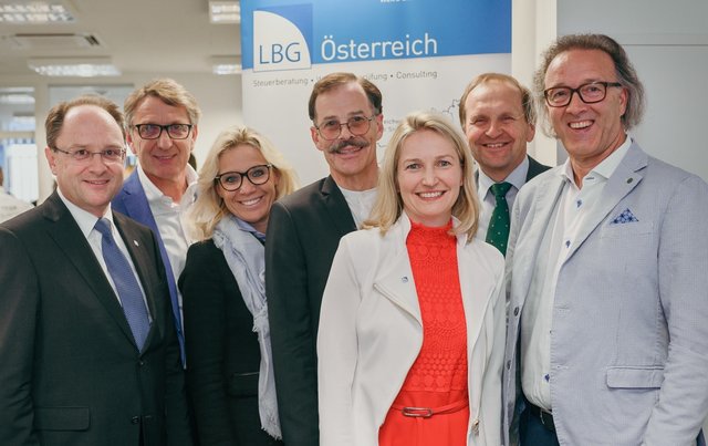 Top: Heinz Harb, Josef Herk, Valentina Herk, Helmuth Scheuch, Maria Brugger, Werner Brugner, Erhard Lausegger