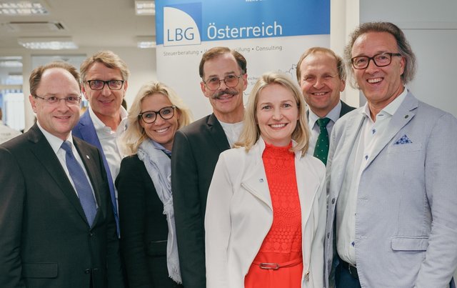 Top: Heinz Harb, Josef Herk, Valentina Herk, Helmuth Scheuch, Maria Brugger, Werner Brugner, Erhard Lausegger  | Foto: LBG Österreich