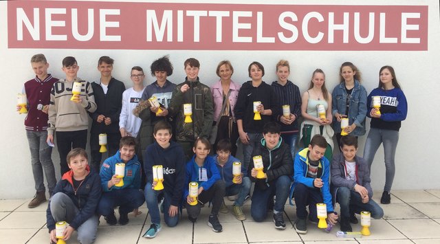 Die 3a-Klasse der Neuen Mittelschule Güssing brachte 1.225 Euro für die Krebshilfe Burgenland zusammen. | Foto: NMS Güssing