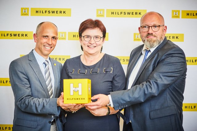 Er sucht Sie. Was suchst Du? Er sucht Sie Ort & Umkreis Anbieter Angebotstyp Sortieren Zurcksetzen Alle Rubriken Bekanntschaften. 862. Er sucht Sie - kostenlose Kontaktanzeigen - volunteeralert.com