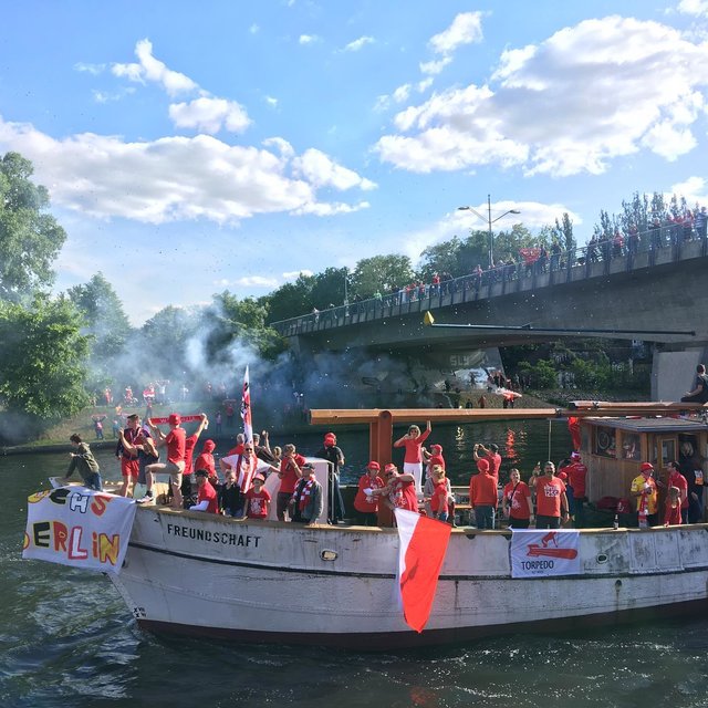 Berlin glich einem Tollhaus, erstmals stieg Union Berlin in die höchste Liga auf. | Foto: KK