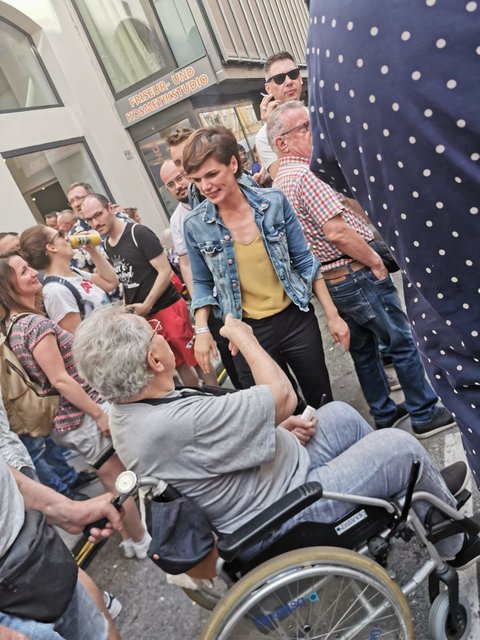 Auch SPÖ Spitzenkandidatin Pamela Rendi-Wagner kam zum Startschuss der Europride 2019.