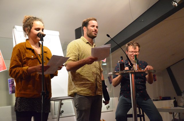 Das einzige Slam-Team des Abends: "Achsojawurst".
