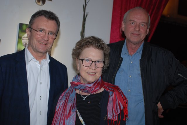 Werner und Renate Brosch mit Bühnen-Chef Karl Takats.