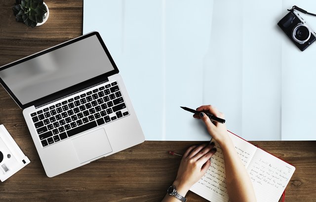 „Es geht um mehr Flexibilität im Bereich der Arbeitsgestaltung. Flexible Arbeitszeiten und auch die Möglichkeit von zu Hause aus zu arbeiten (während das Kind z.b. krank ist) ist für gut ausgebildete Eltern mit Grund, für welche Firma sie sich entscheiden", sagt die Expertin.
