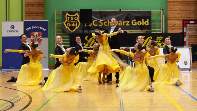 TSC Schwarz Gold - A Team mit dem Thema "Beauty and the Beast". | Foto: Regina Courtier