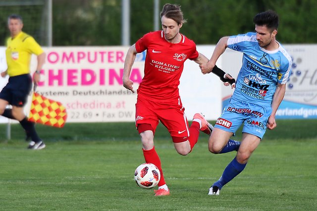 Frauentals Gregor Furek (rot) spielte eine starke zweite Halbzeit und sicherte das 3:3 in Wildon. | Foto: Franz Krainer