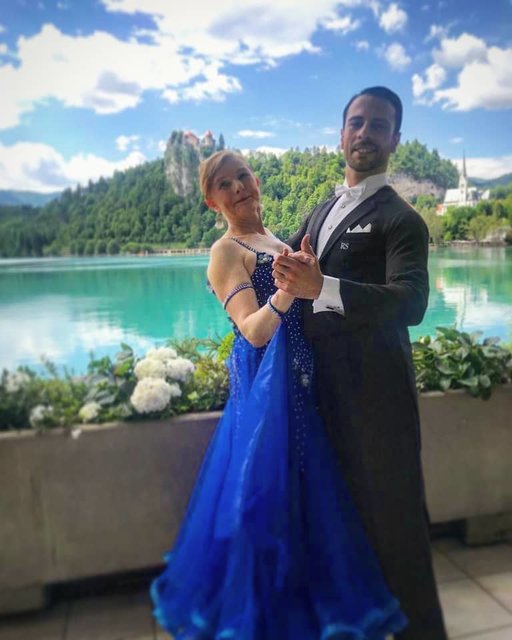 Lucija Koce und Danilo Campisi vor der traumhaften Kulisse von Bled