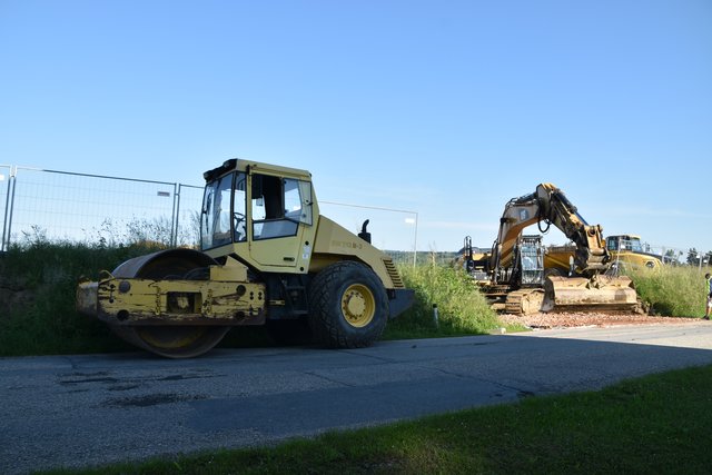 Die Baumaschinen fahren in Sitzenberg-Reidling auf: Hier entsteht ein Gesundheitszentrum.  | Foto: Karin Zeiler / Bezirksblätter NÖ