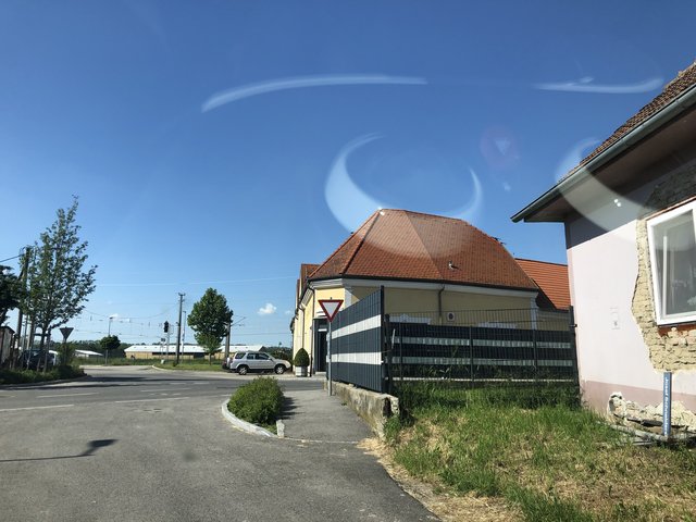Dieser Zaun wurde errichtet - die Kreuzung ist dadurch uneinsehbar. | Foto: Zeiler