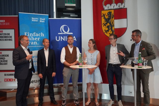 Die Talkrunde mit Wirtschaftskammer Präsident Manfred Rosenstatter, Juror und Sportmediziner Josef Niebauer, Koch Didi Maier, Ex-Skirennläuferin und Uniqa Vitalcoach Gitti Obermoser, Olympiasieger Günther Matzinger und BB-Geschäftsführer Michael Kretz. (v.l.)
 | Foto: BB