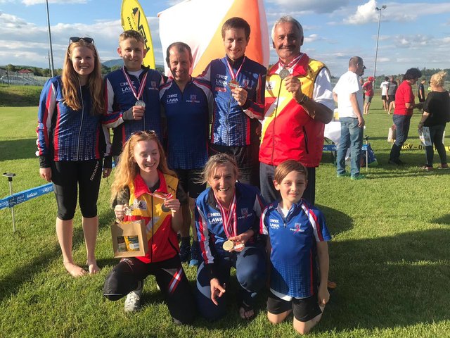 Erfolgreich bei den Meisterschaften: Marlene Hoffmann, Luise  Oswald, Max Oswald (vorne); Hannah Kalcher, Kilian Degen, Karl Lang, Helmut Gremmel, Wilhelm Grabenhofer (stehend) | Foto: Hannah Hoffmann