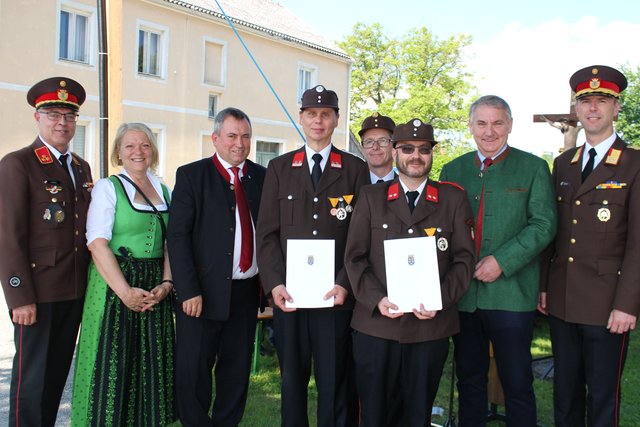 UA-Kdt. Manfred Landl, Vizebürgermeisterin Heide Lamberg, Bürgermeister Bernhard Karnthaler, Norbert Bierbaumer, Kdt. Ing. Franz Geyer, Thomas Kratochvil, LAbg. Reinhard Hundsmüller, A-Fkdt. Roland Kleisz.
