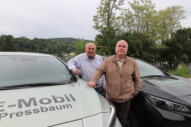 Peter Grosskopf und Dieter Wedermann sind die Initiatioren von E-Mobil Pressbaum