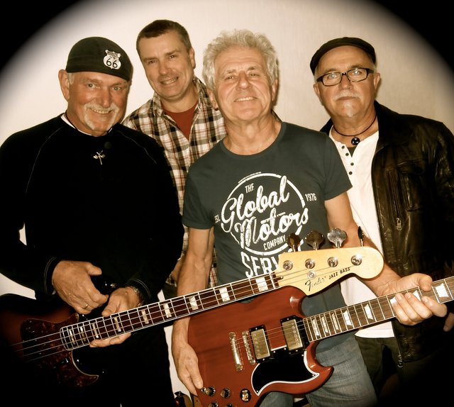 Die Ruby Tubes supporten die Blues Revival Band.