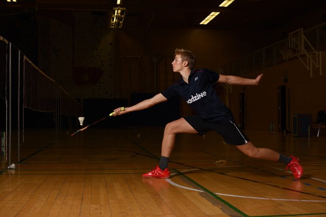 Badminton-Spieler Lukas Höfling in Aktion. Gemeinsam mit dem WAT Simmering hat er noch Großes vor. | Foto:  Garcia-Navas 