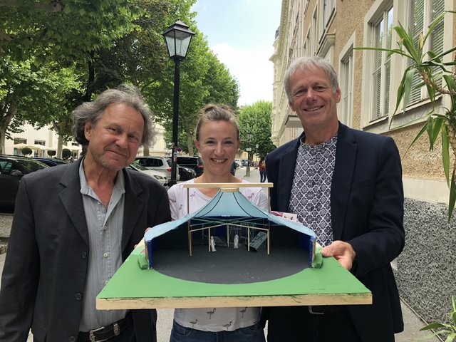 Gerard Es mit Magdalena Croll und Reinhold Tritscher</f>, die das neue Spielprogramm in der Franz-Josef-Straße präsentierten.
