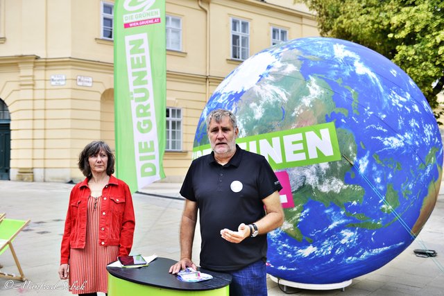 v.l.n.r. :Birgit Hebein, designierte Vizebürgermeisterin

Rüdiger Maresch, Umweltsprecher der Grünen Wien