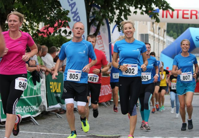 Der Vöcklabrucker Stadtlauf mit dem Gesunde-Gemeinde-Lauf hat sich zu einer überaus beliebten Sportveranstaltung entwickelt. | Foto: Alois Huemer