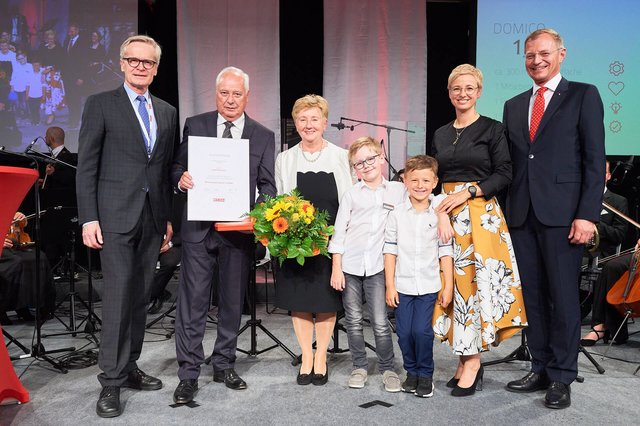 Clemens Malina-Altzinger, Josef und Erna Hummer, Leo Hinterberger, Felix und Doris Hummer und Thomas Stelzer.